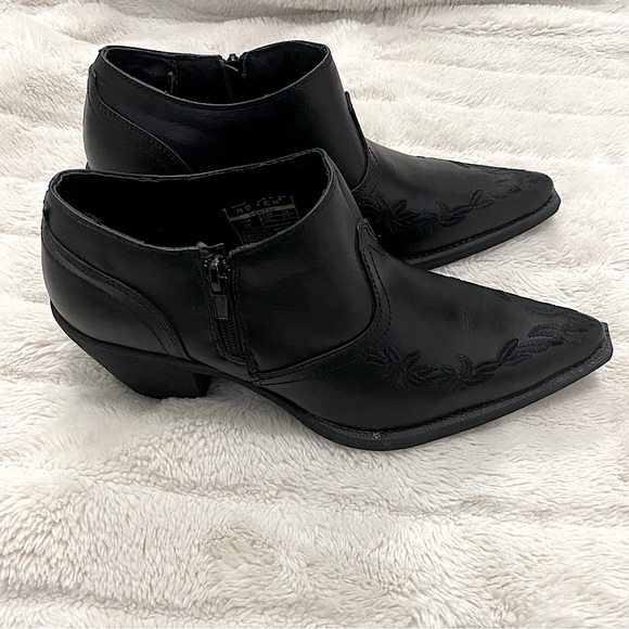 Roper Emma Black Western Style Ankle Booties with Stitch Detail Size 8 - Picture 5 of 16
